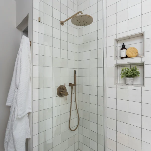 216-borden-bathroom-01c