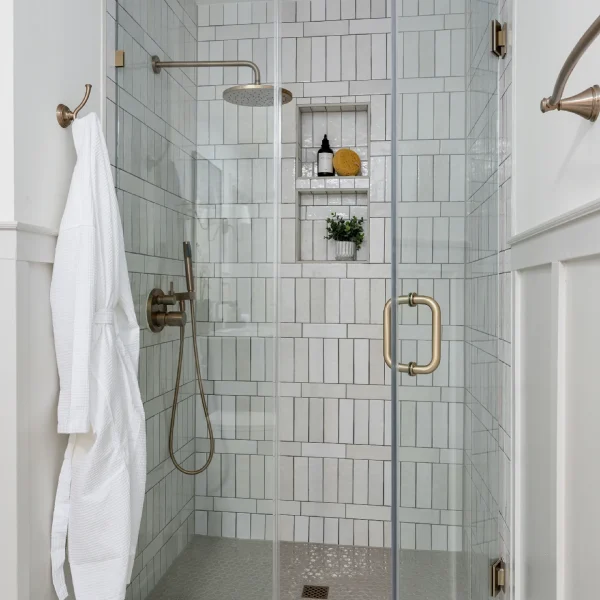 216-borden-bathroom-02b